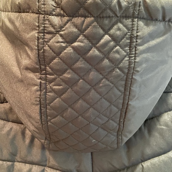 COPY - Black Liz Claiborne Puffer Vest with Detachable Hood GENTLY USED. Ladies… - Picture 4 of 10